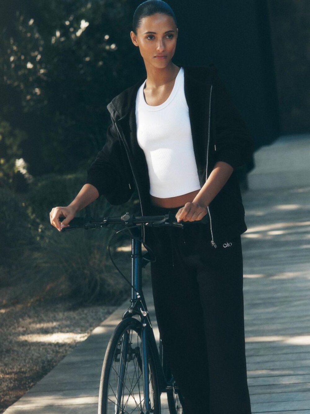 Alo Yoga Accolade Full Zip Hoodie And Straight Leg Sweatpant Set Size S Black